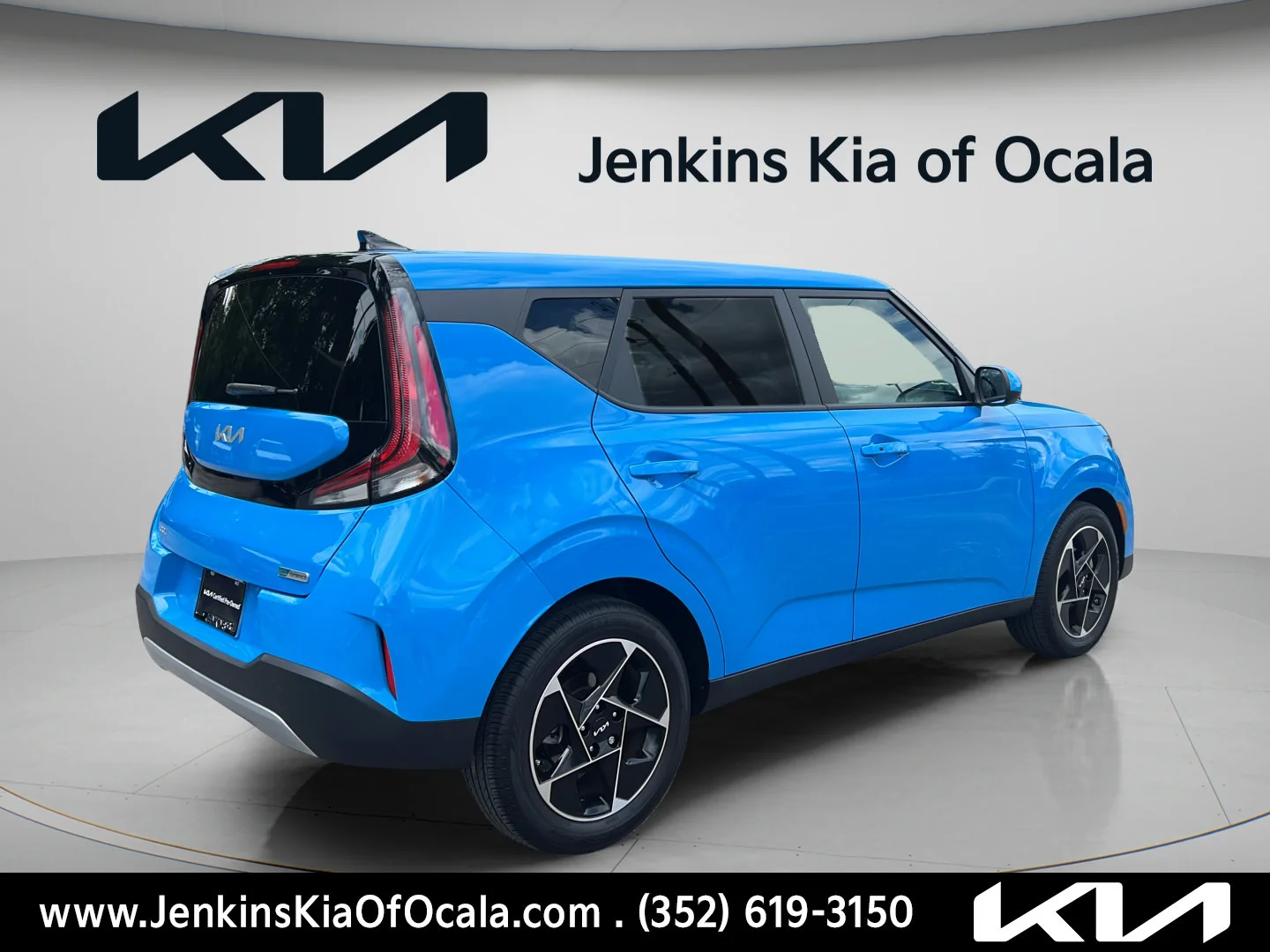 Used 2025 Surf Blue Kia EX image 3
