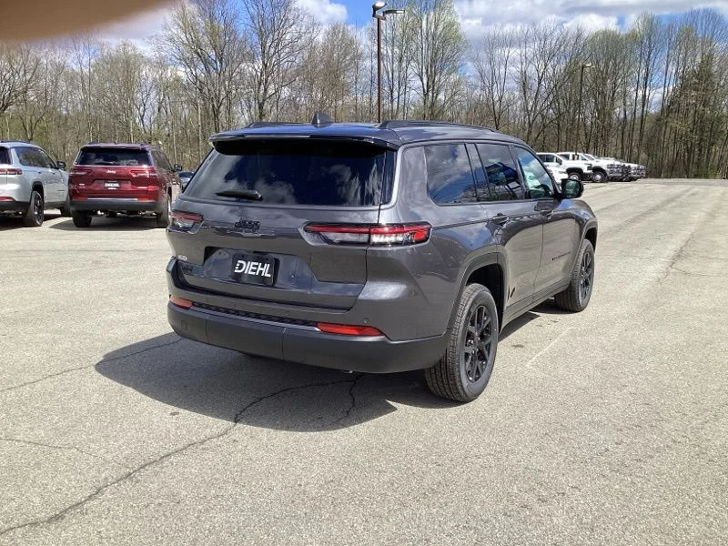 New 2026 Baltic Gray Metallic Clear-Coat Exterior Paint Jeep Altitude image 7