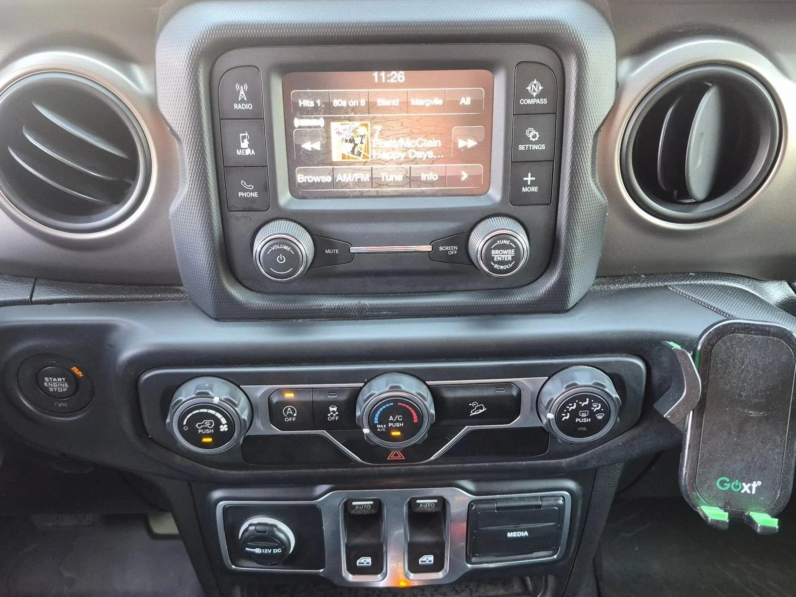 Used 2018 Mojito! Clearcoat Jeep Sport S image 12