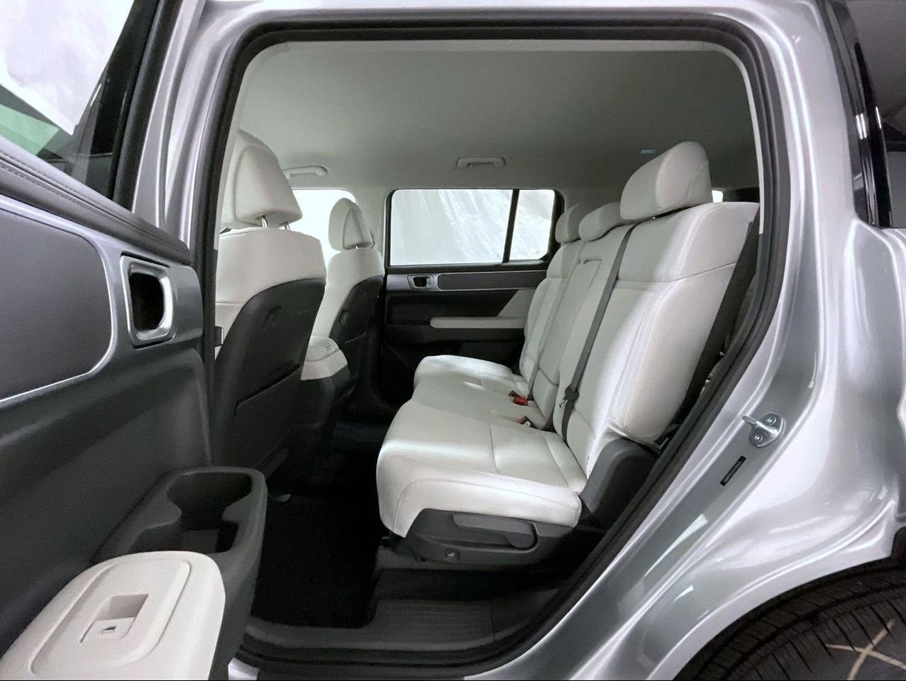 New 2026 Silver Hyundai SE image 22