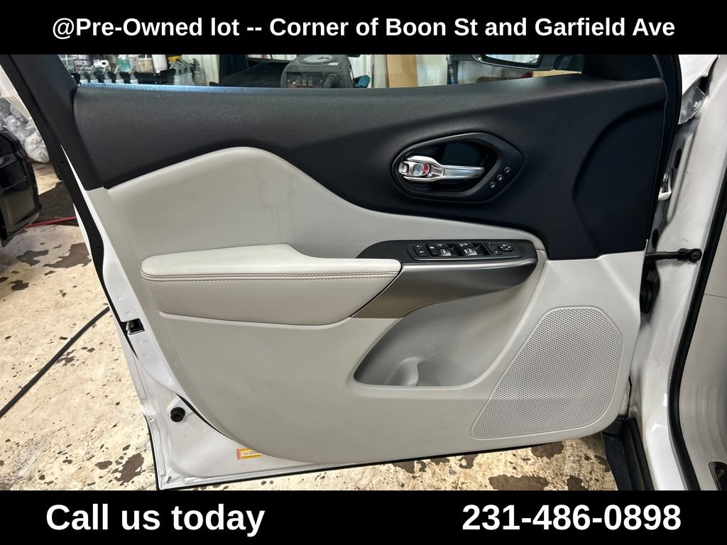 Used 2019 White Jeep Limited image 15