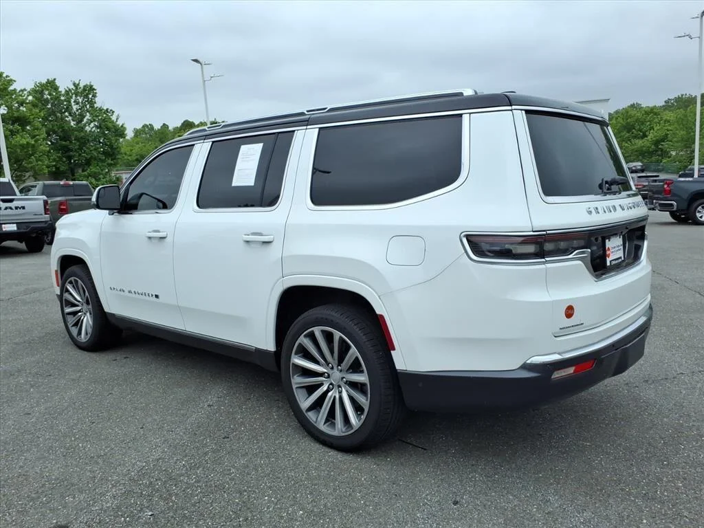 2022 Jeep Grand Wagoneer Series II - Photo 6