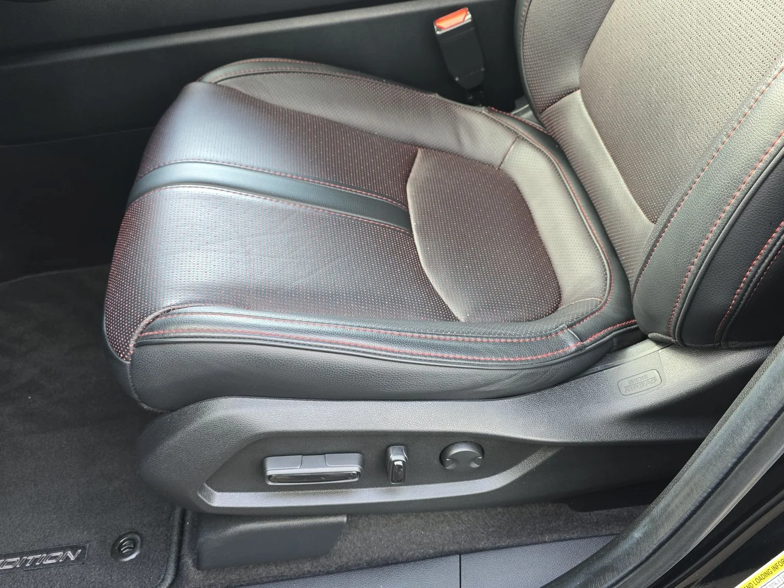 2025 Honda Pilot Black Edition - Photo 31