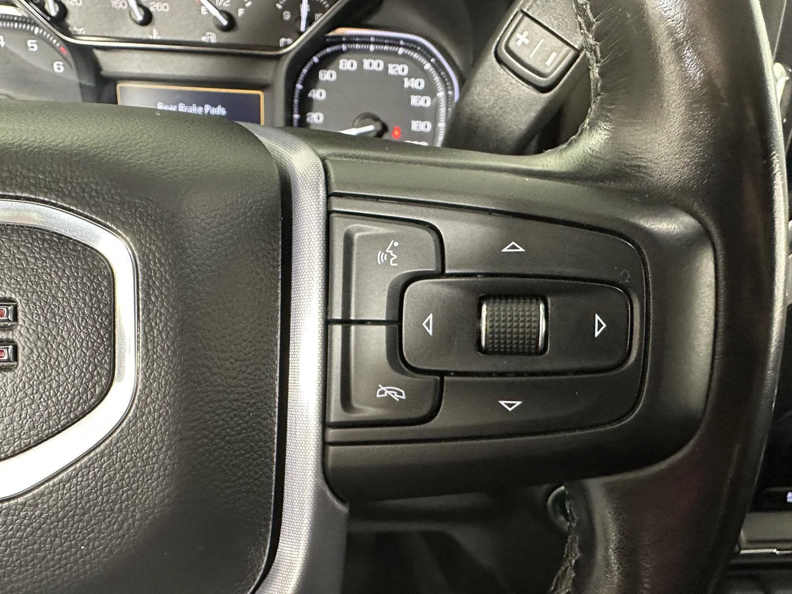 Used 2020 Onyx Black GMC Elevation image 29
