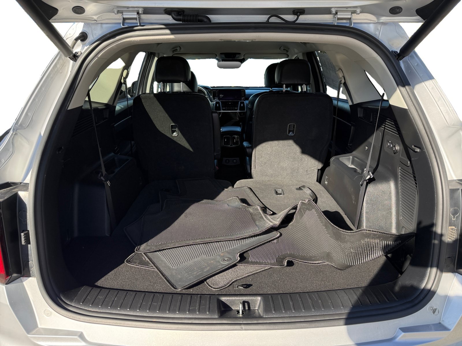 Used 2023 Silky Silver Kia EX image 17