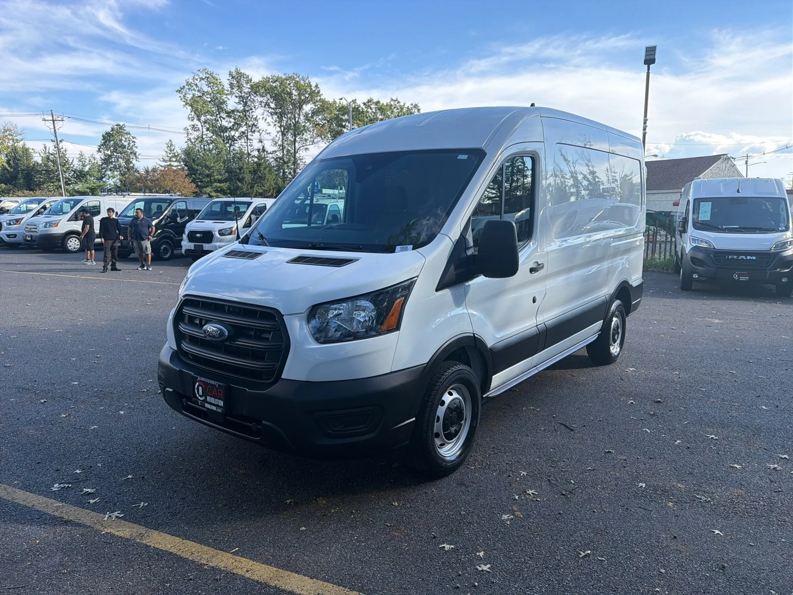 Used 2020 Oxford White Ford T250 MED ROOF image 4