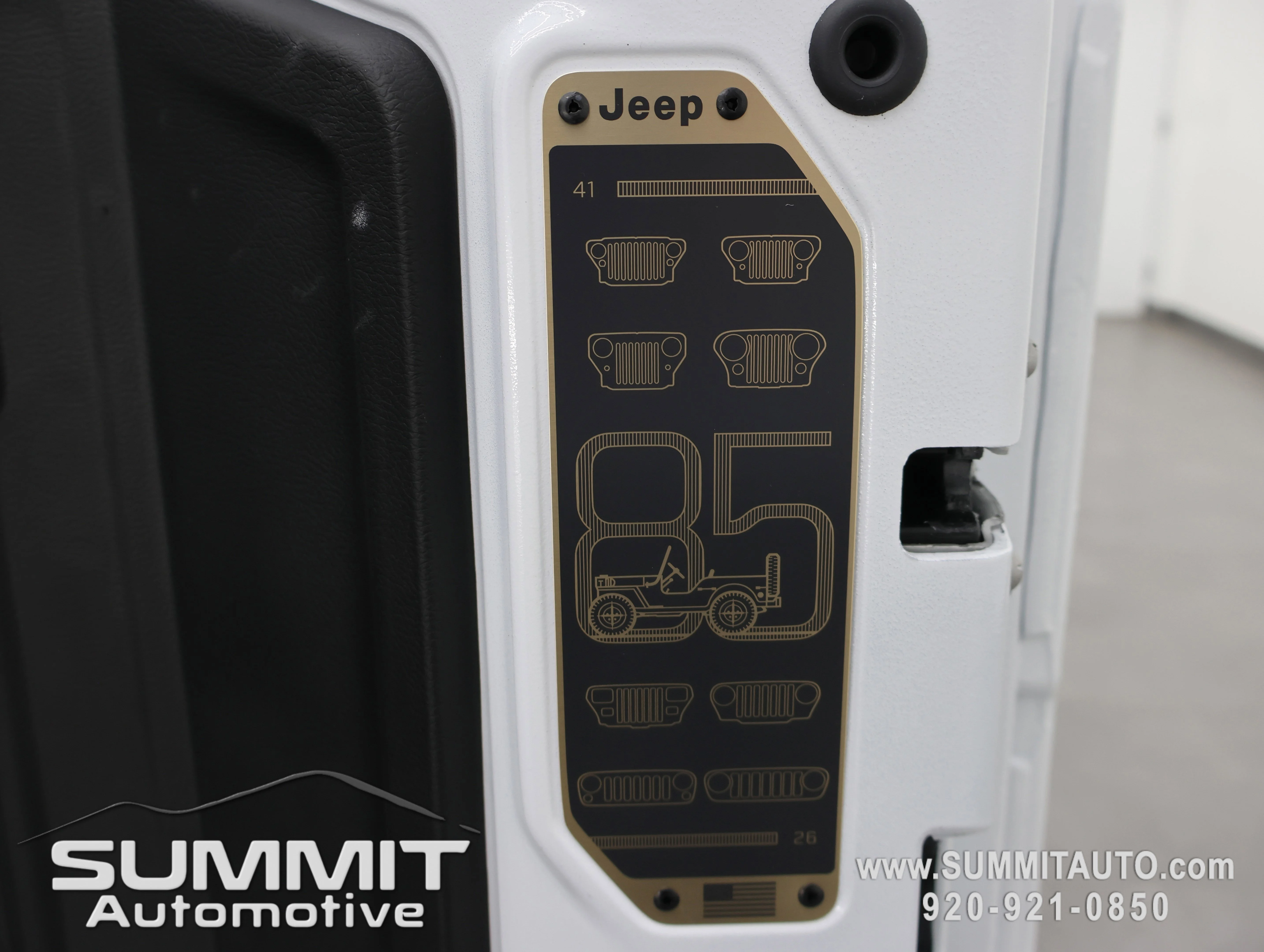 New 2026 Bright White Clear-Coat Exterior Paint Jeep 85th Anniversary Edition image 33