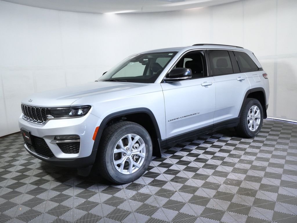 Used 2023 Silver Jeep Limited image 5
