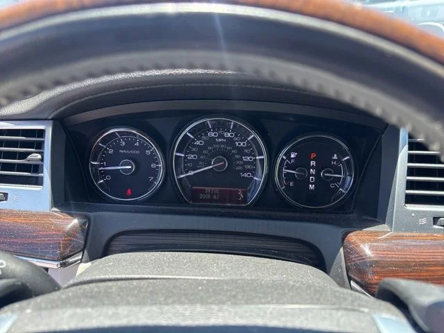 Used 2011 Red Lincoln Base image 30
