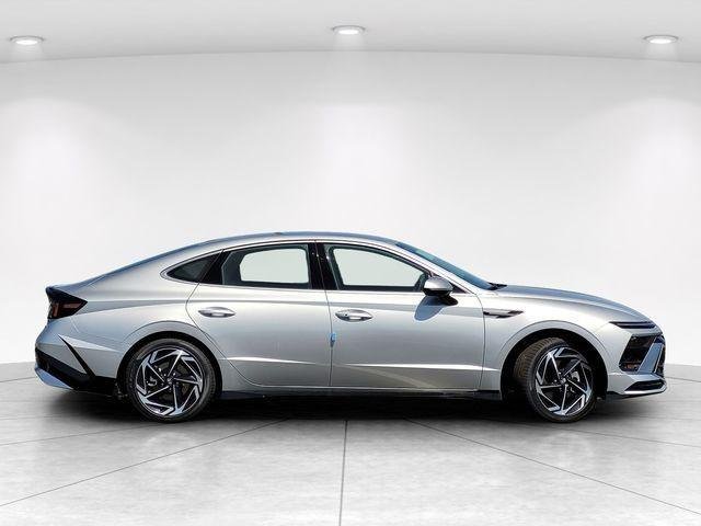 New 2026 Silver Hyundai SEL Sport image 8