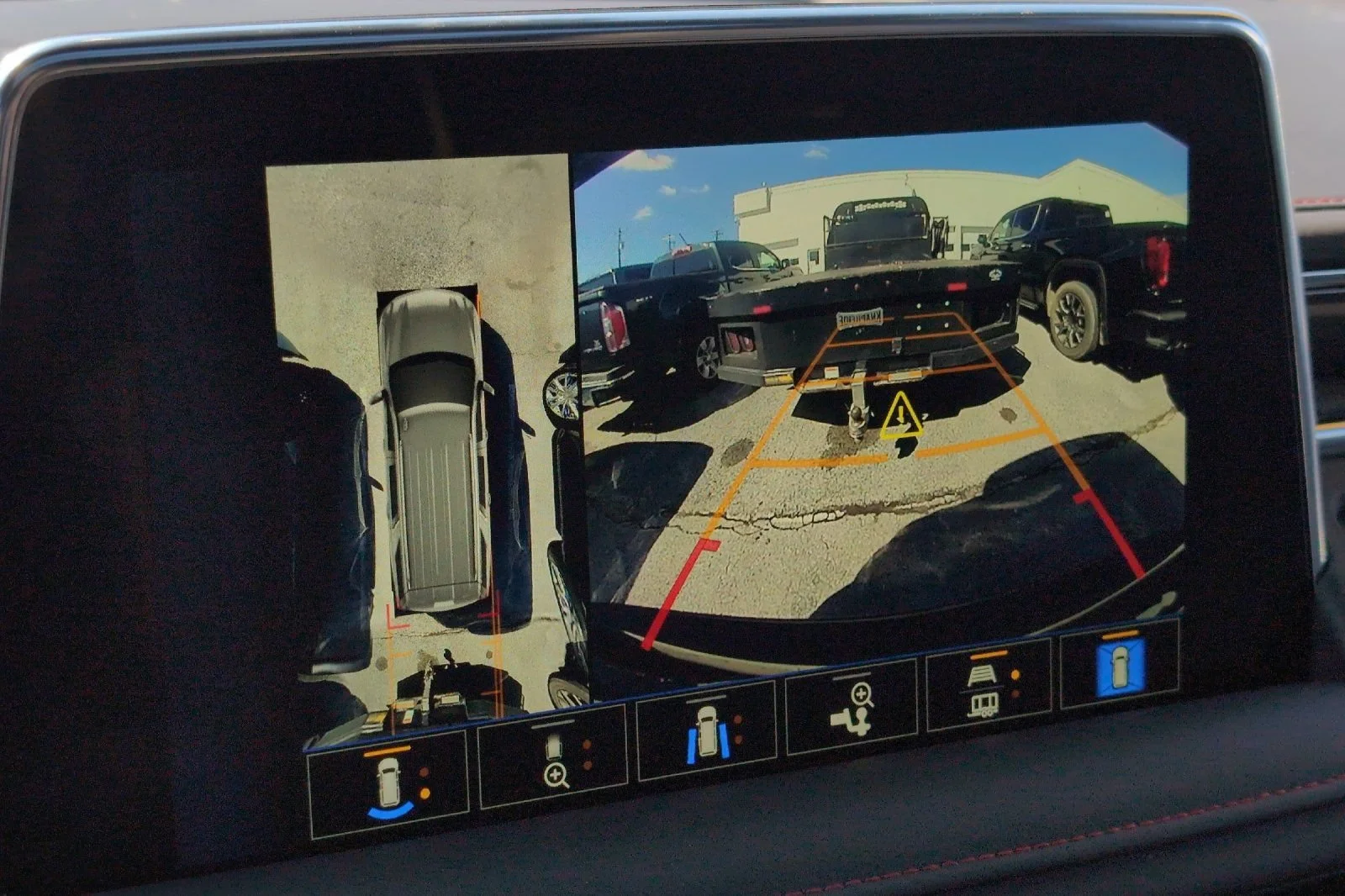 2024 Chevrolet Suburban RST - Photo 22
