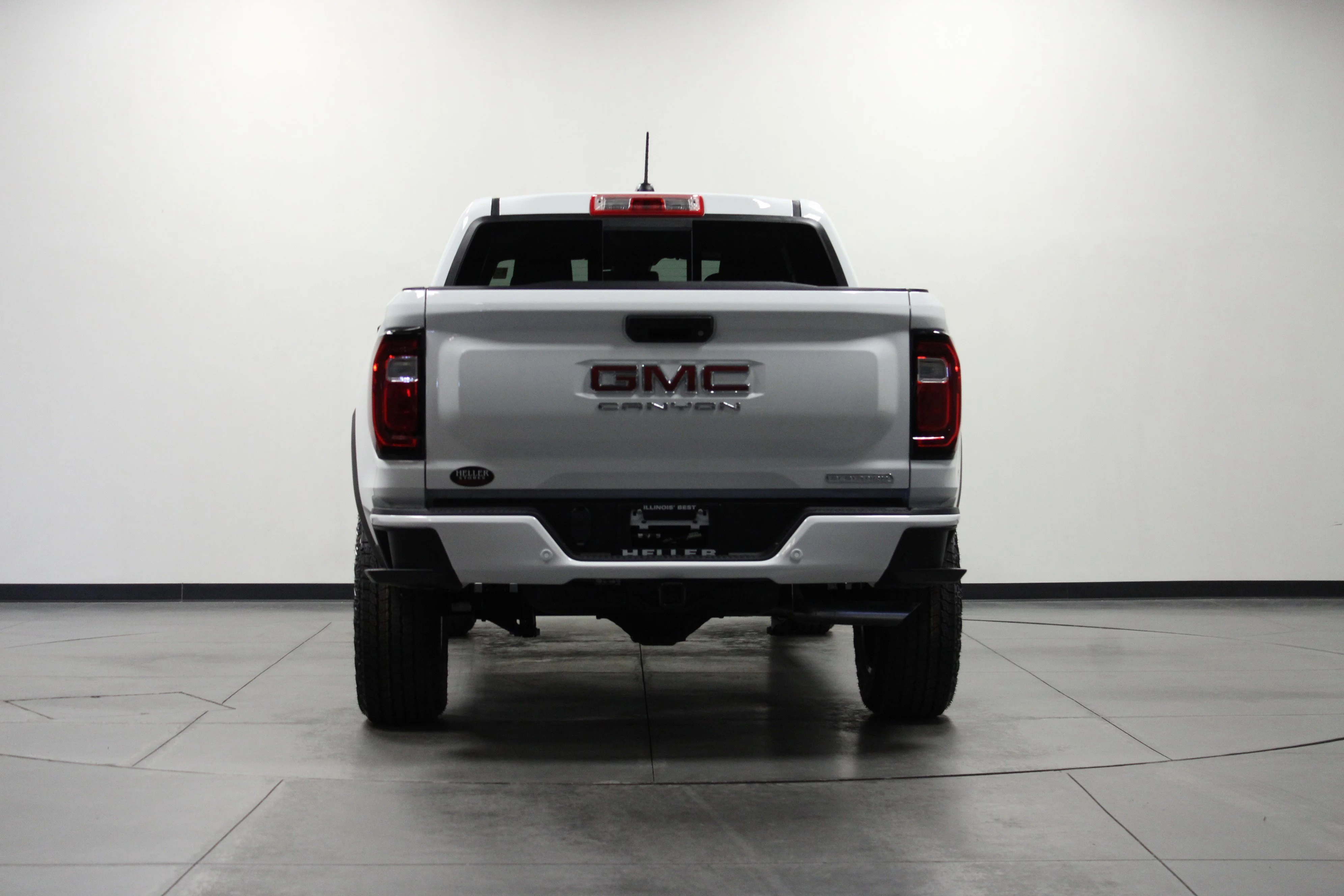 New 2026 Summit White GMC Elevation image 5