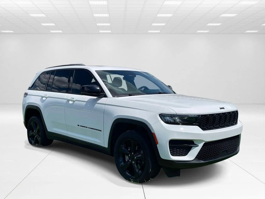 Used 2023 White Jeep Altitude X image 1