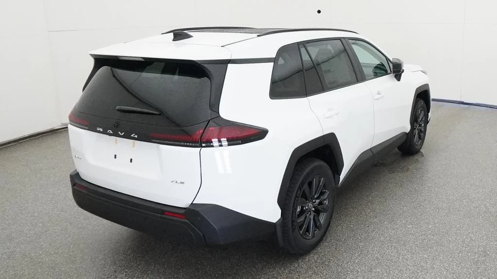 New 2026 Ice Cap Toyota XLE Premium image 22