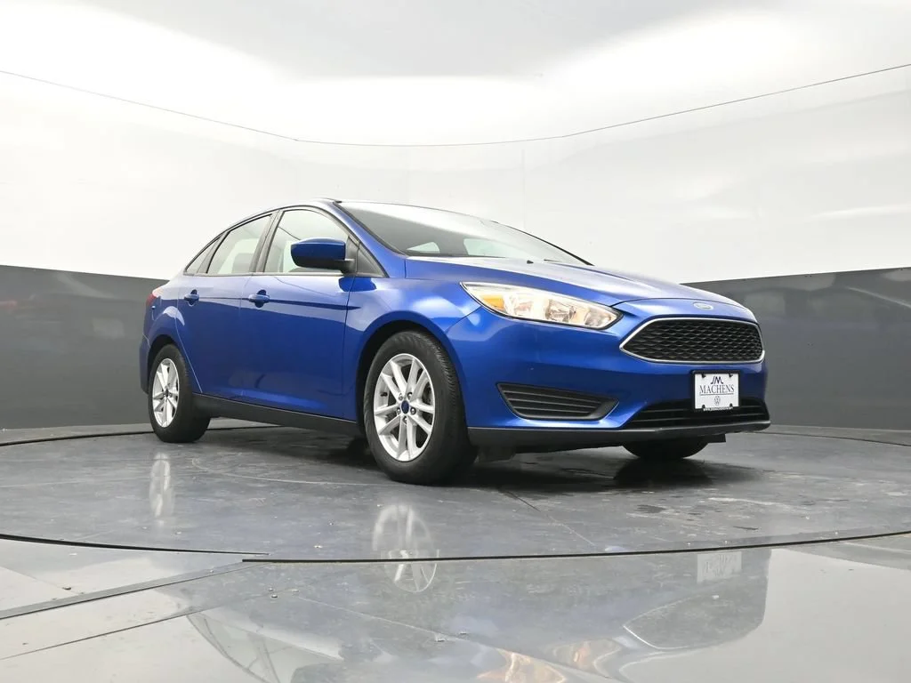 Used 2018 Blue Ford SE image 23