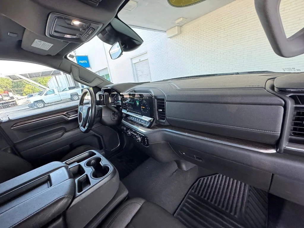 Used 2025 Gray Chevrolet LT image 17