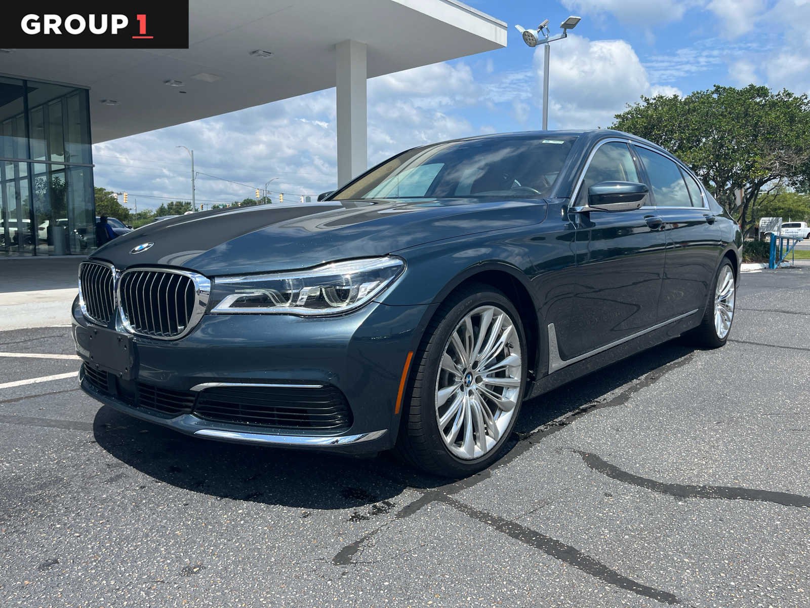 2019 BMW 7 Series 750i xDrive's photo