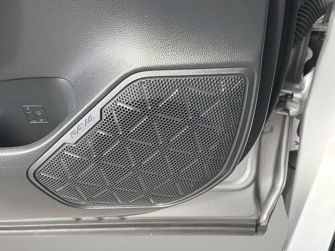 Used 2020 Silver Sky Metallic Toyota XLE Premium image 18