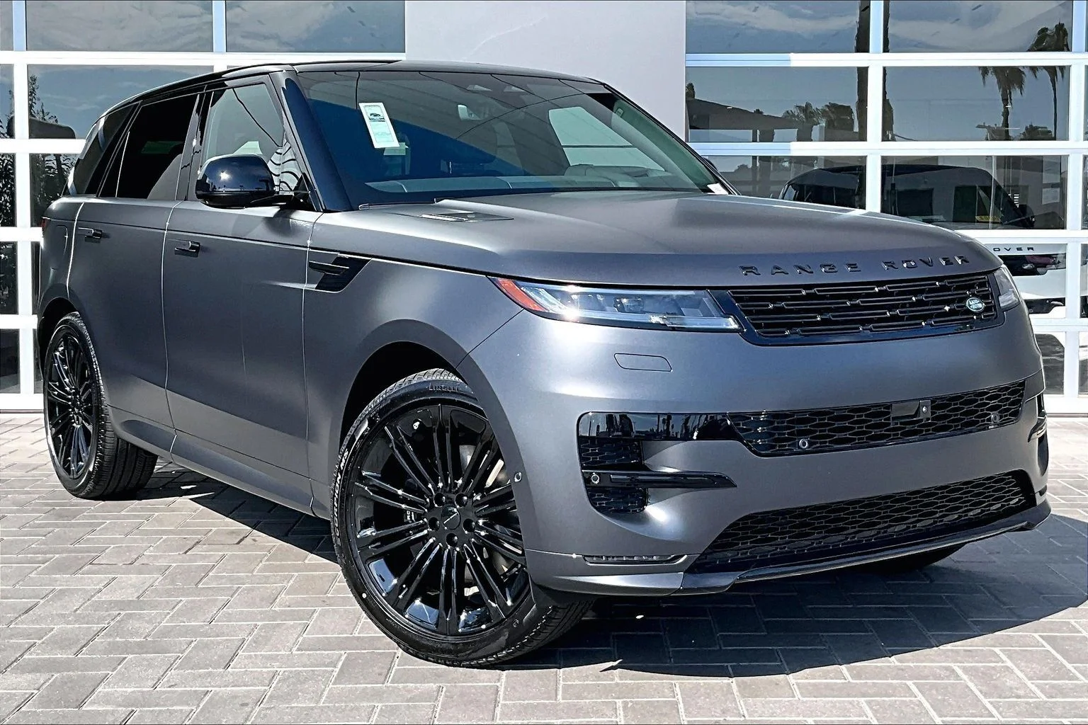New 2026 Carpathian Grey Land Rover Dynamic SE image 2