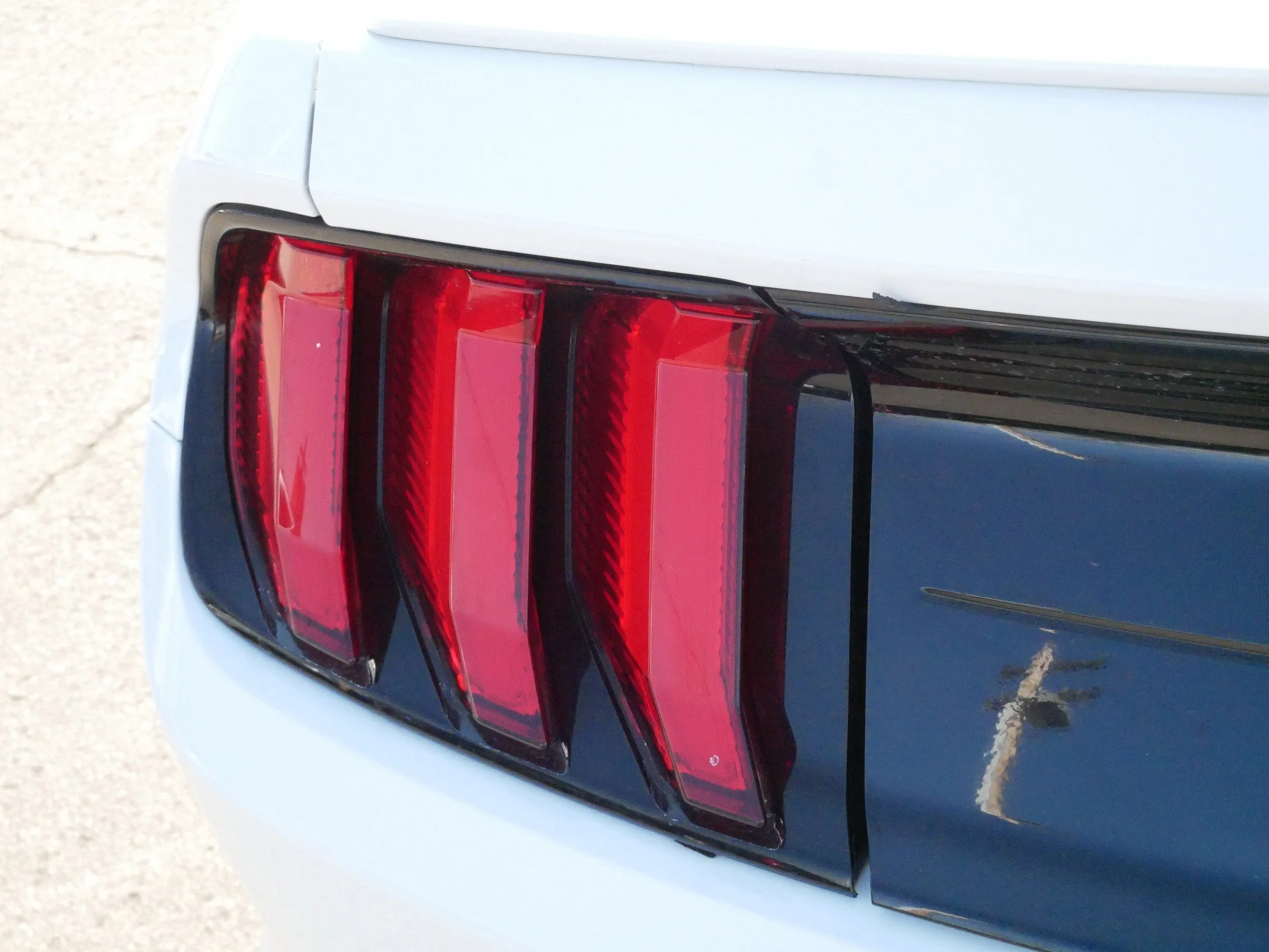 Used 2023 Oxford White Ford EcoBoost Premium image 17