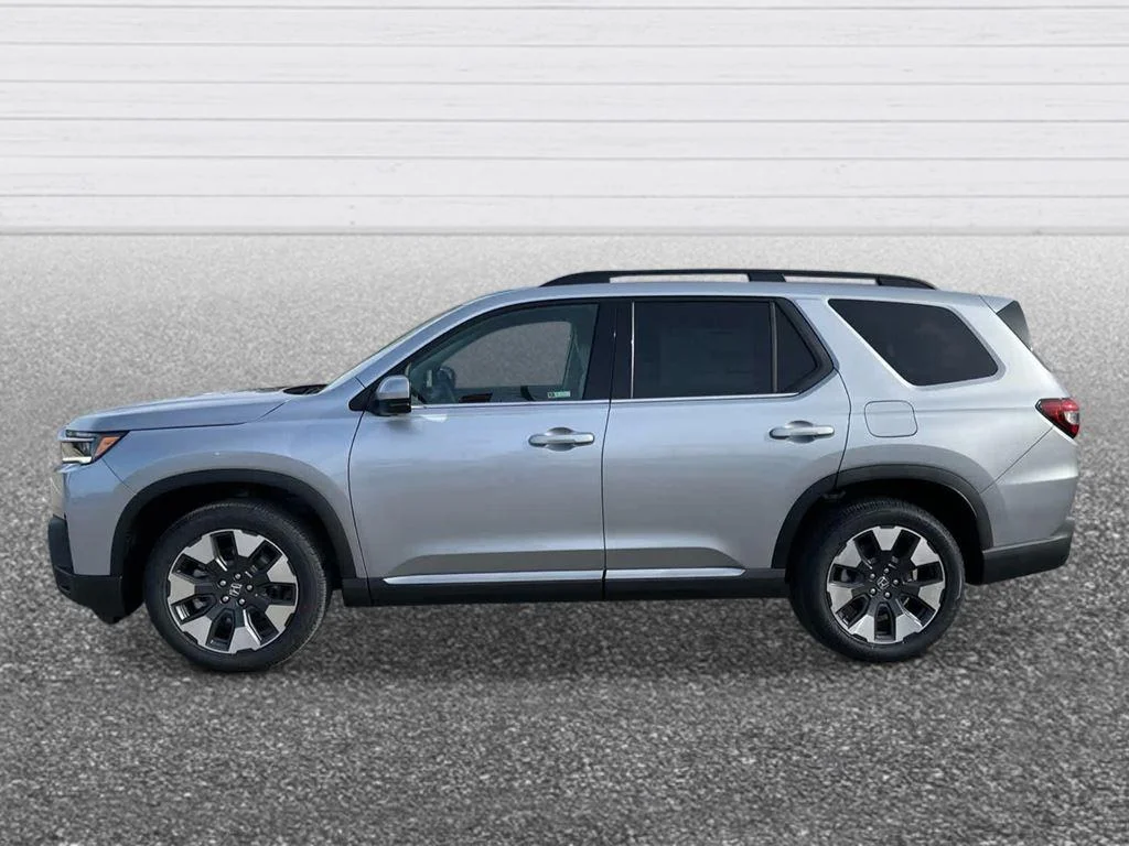 New 2026 Solar Silver Metallic Honda Touring image 2