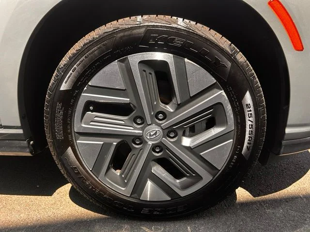 Used 2023 Gray Hyundai SE image 29