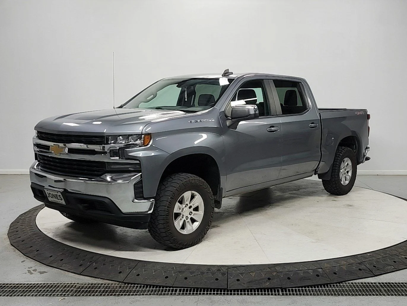 Used 2020 Satin Steel Metallic Chevrolet LT image 3