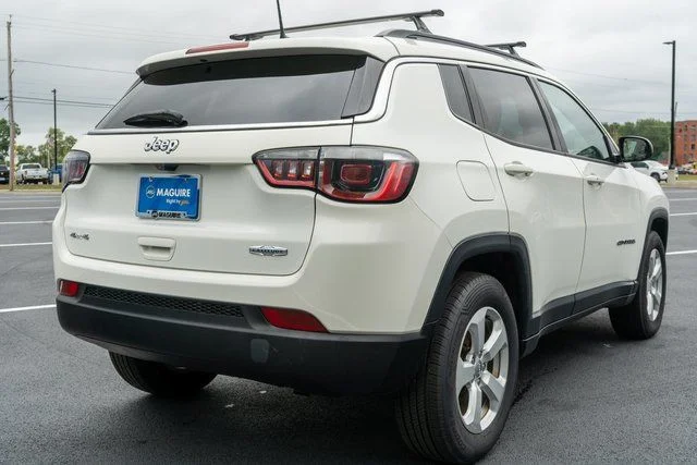 Used 2019 White Clearcoat Jeep Latitude image 6