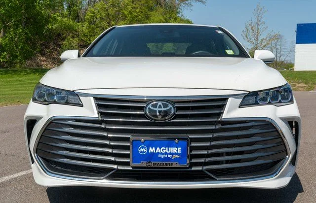 Used 2022 Beige Toyota XLE image 3