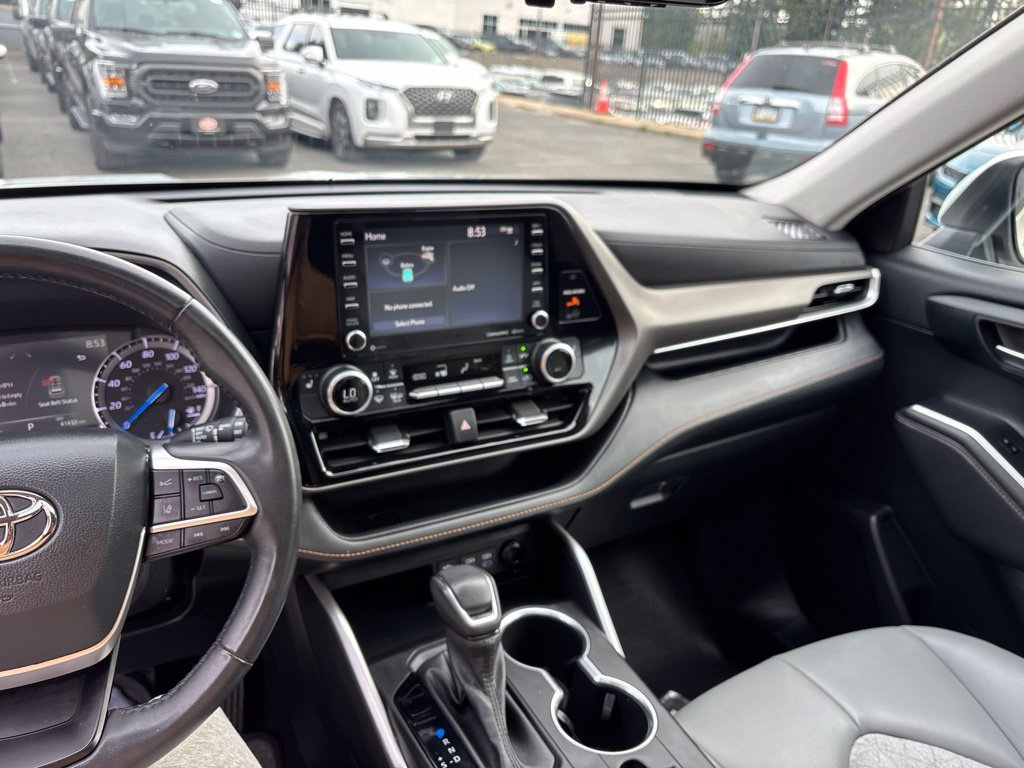 Used 2022 Beige Toyota Bronze Edition image 15