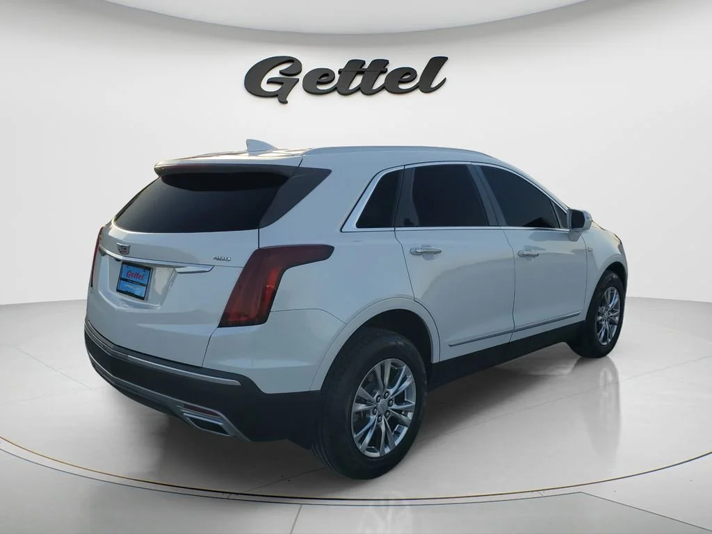 Used 2020 CRYSTAL WHITE TRICOAT Cadillac Premium Luxury FWD image 5