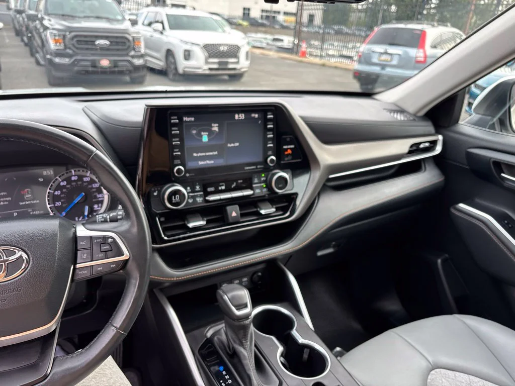 Used 2022 Beige Toyota Bronze Edition image 15