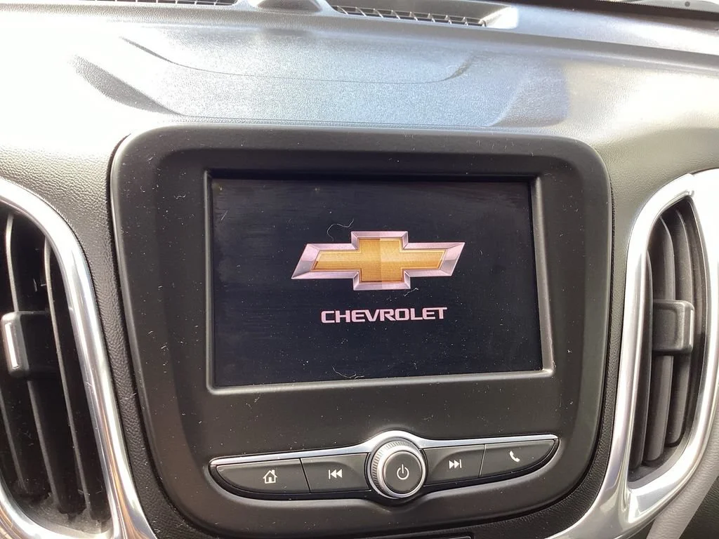 Used 2020 SUMMIT WHITE Chevrolet LT image 13