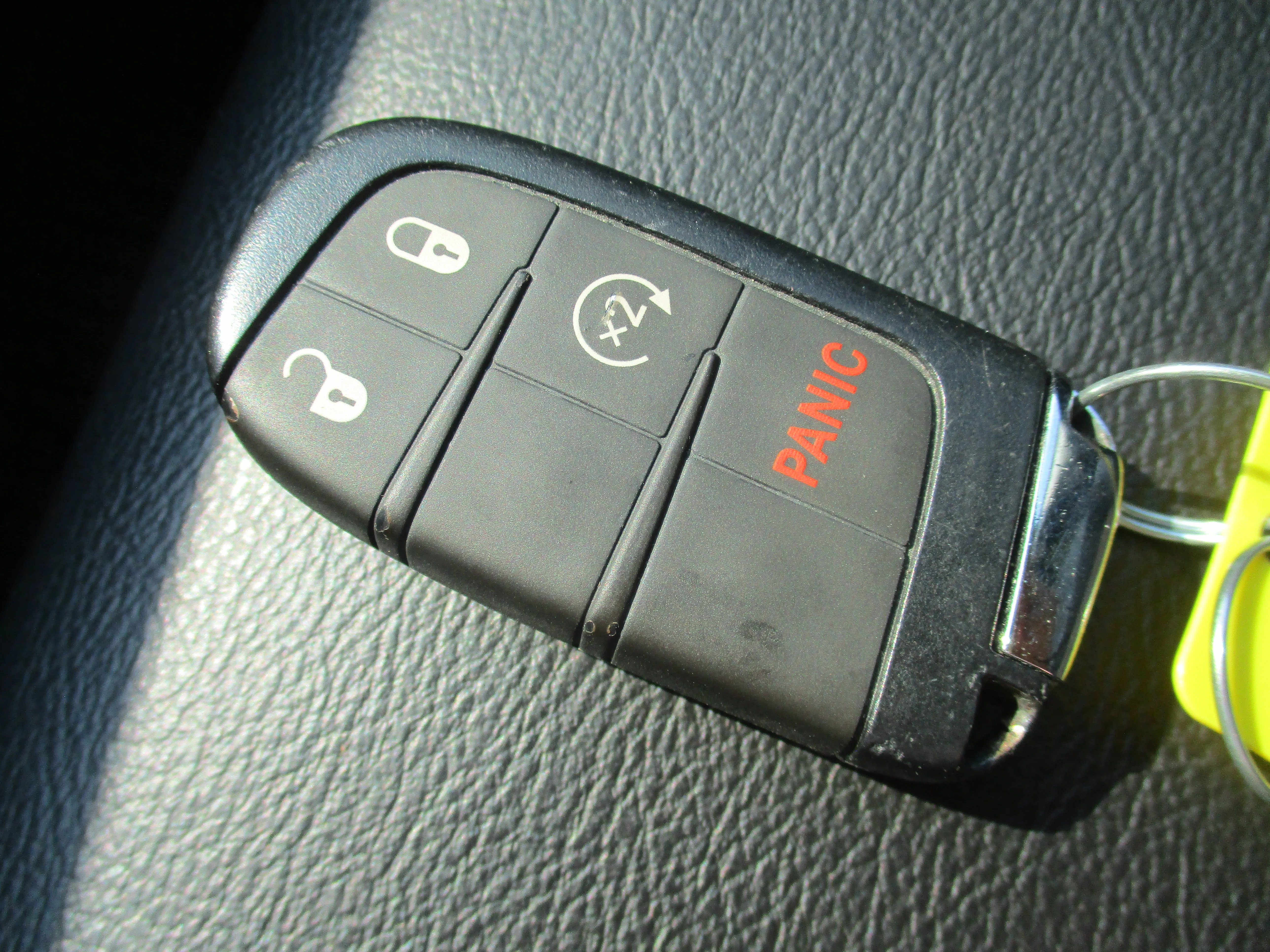 Used 2020 White Clearcoat Jeep Latitude image 57