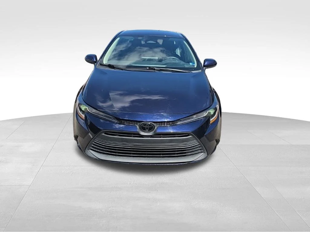 Used 2024  Toyota LE image 9