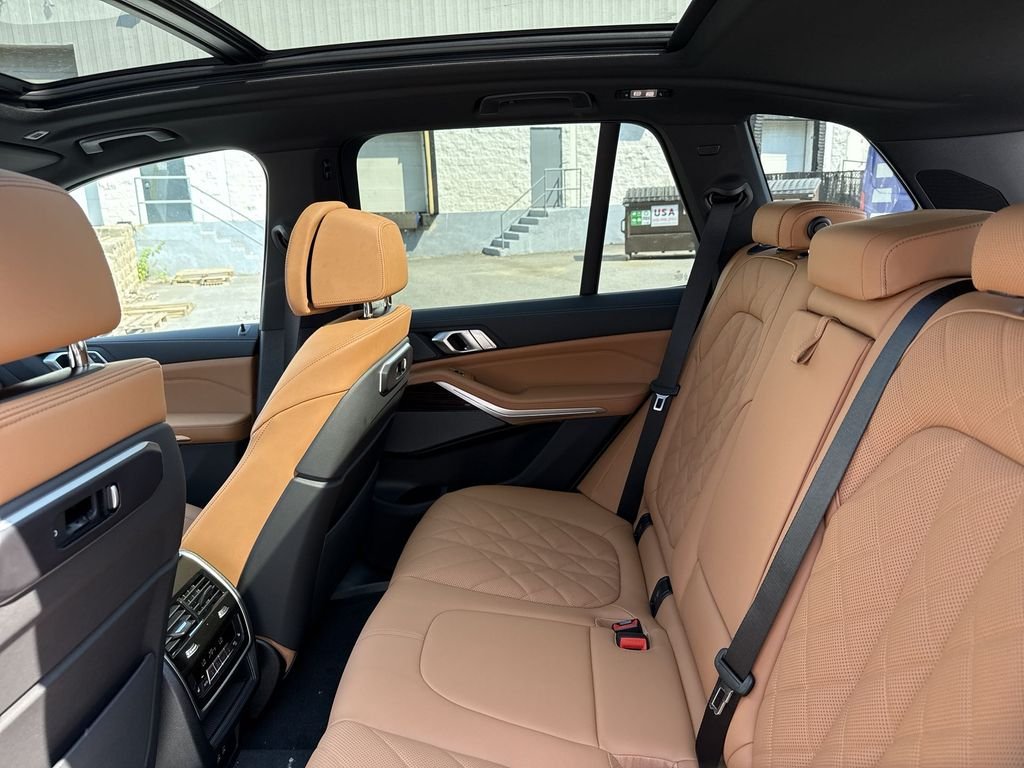 New 2026 White BMW xDrive40i image 23