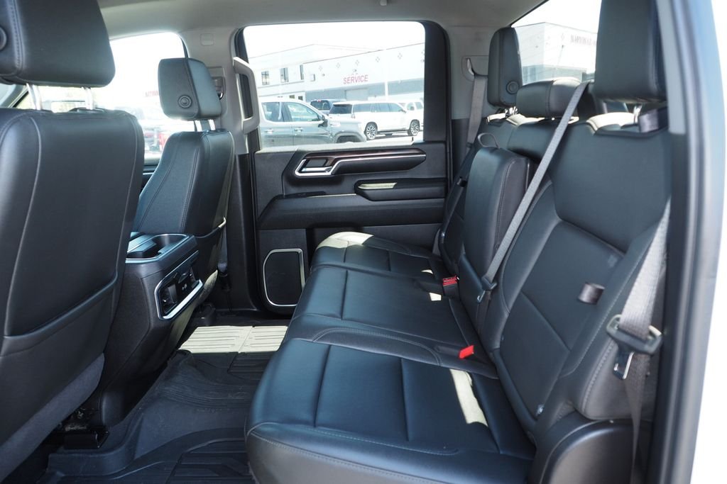 Used 2024 White GMC SLT image 16