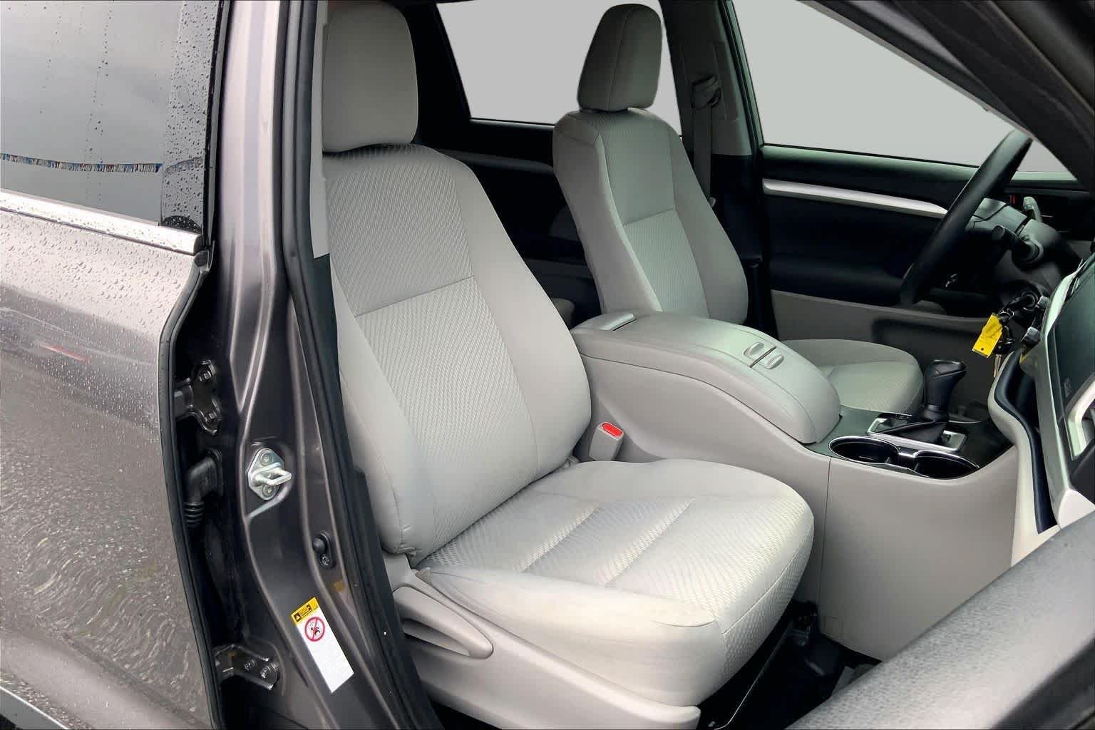 Used 2019 Predawn Gray Mica Toyota LE image 9