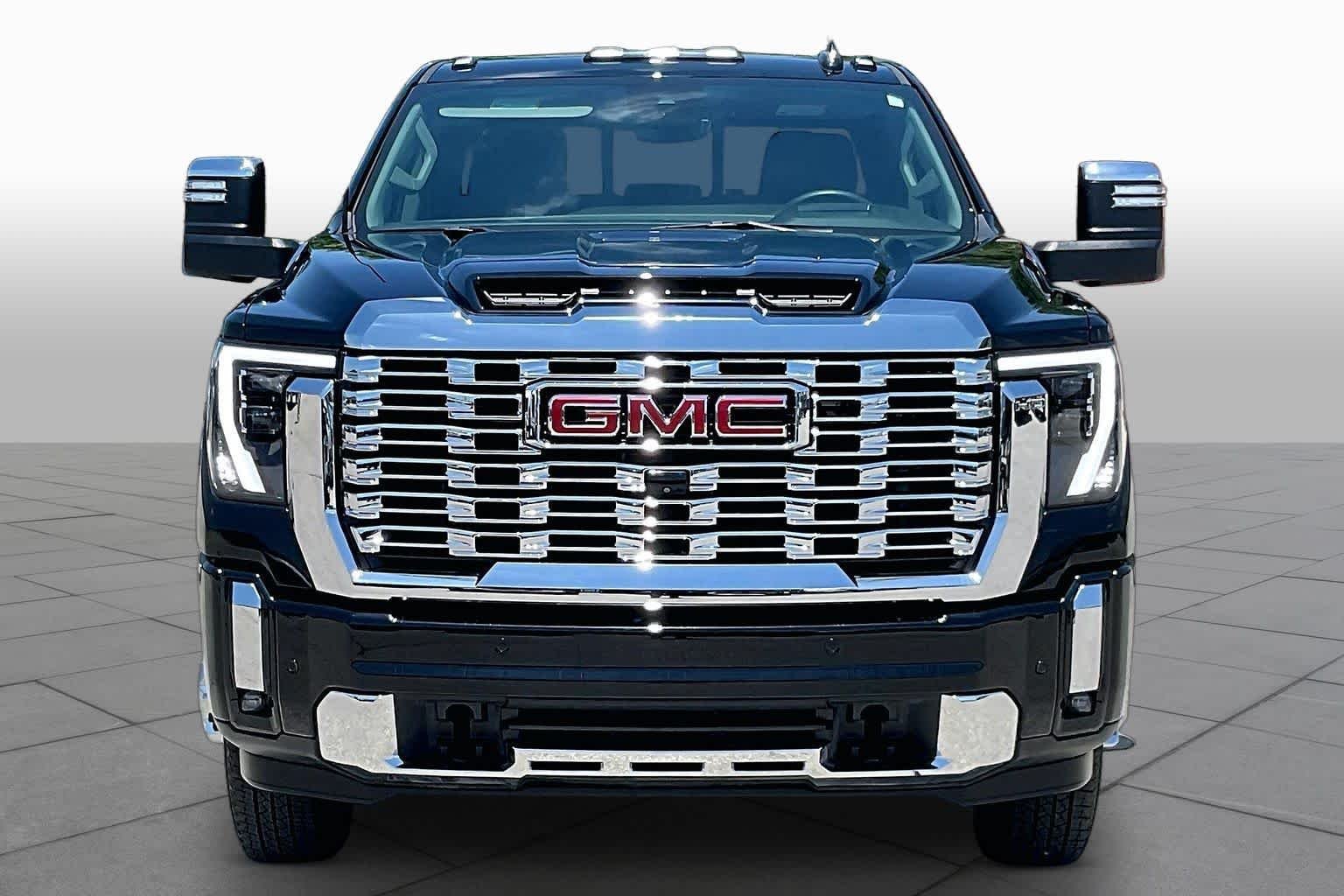 Used 2024 Onyx Black GMC Denali DRW image 4