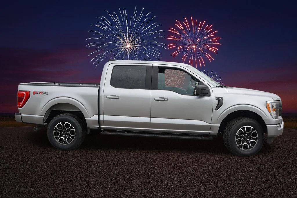 Certified Used 2023 Iconic Silver Metallic Ford XLT image 3