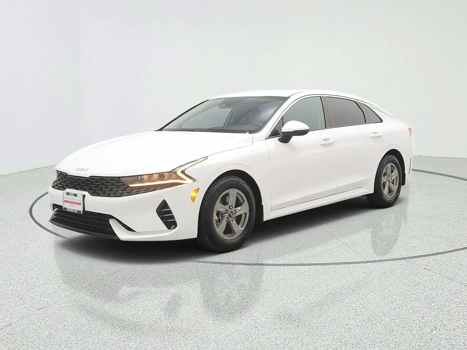 Used 2023 Glacial White Pearl Kia LXS image 1