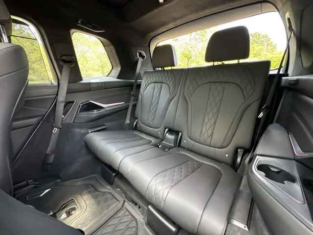 Used 2024 Gray BMW xDrive40i image 24