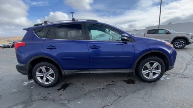 Used 2015 Blue Crush Metallic Toyota XLE image 9