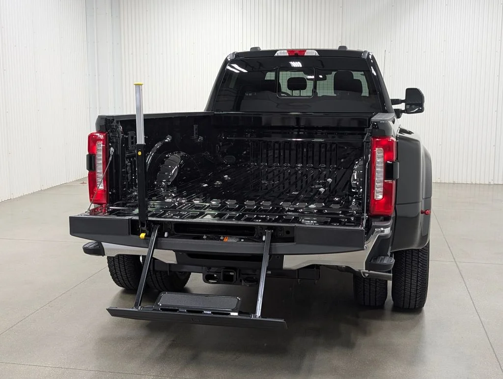 New 2026 Agate Black Metallic Ford F-350® King Ranch® image 29