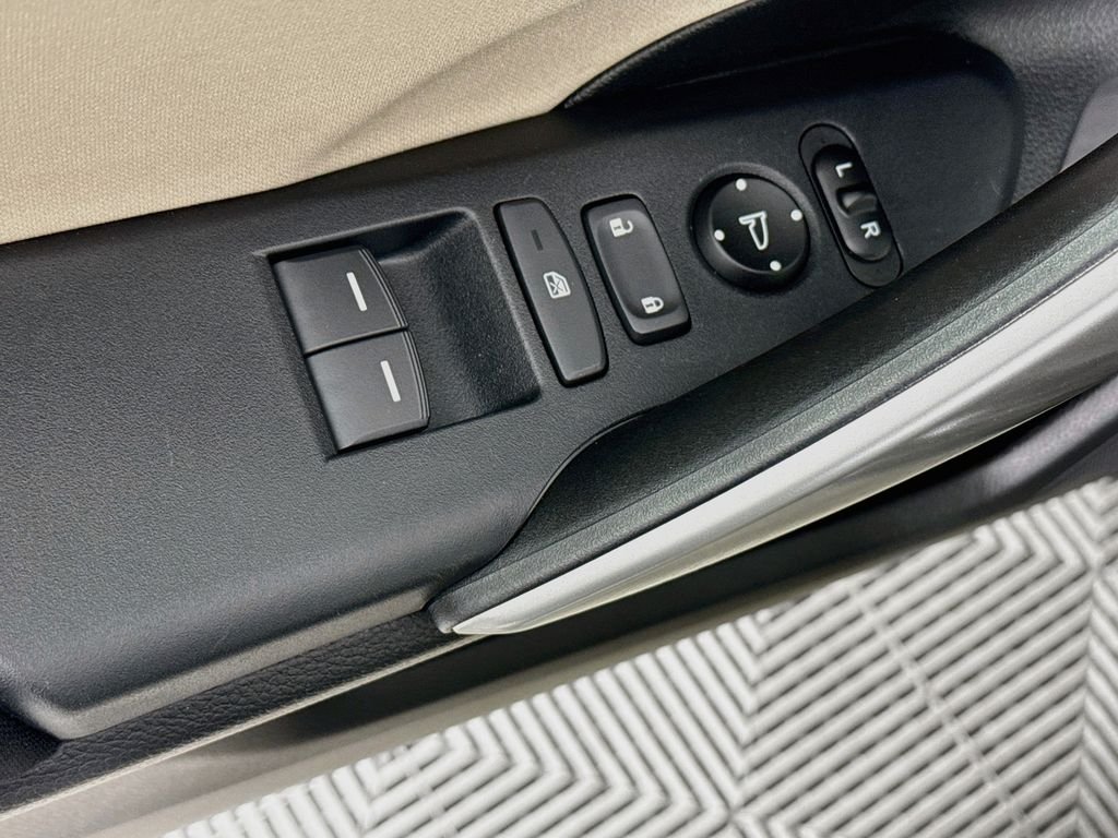 Used 2018 Black Honda EX-T image 18