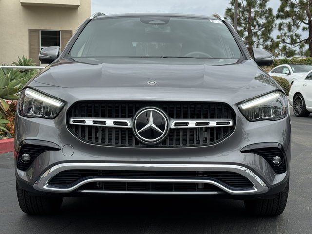 Used 2026 Mountain Grey Metallic Mercedes-Benz GLA 250 image 3