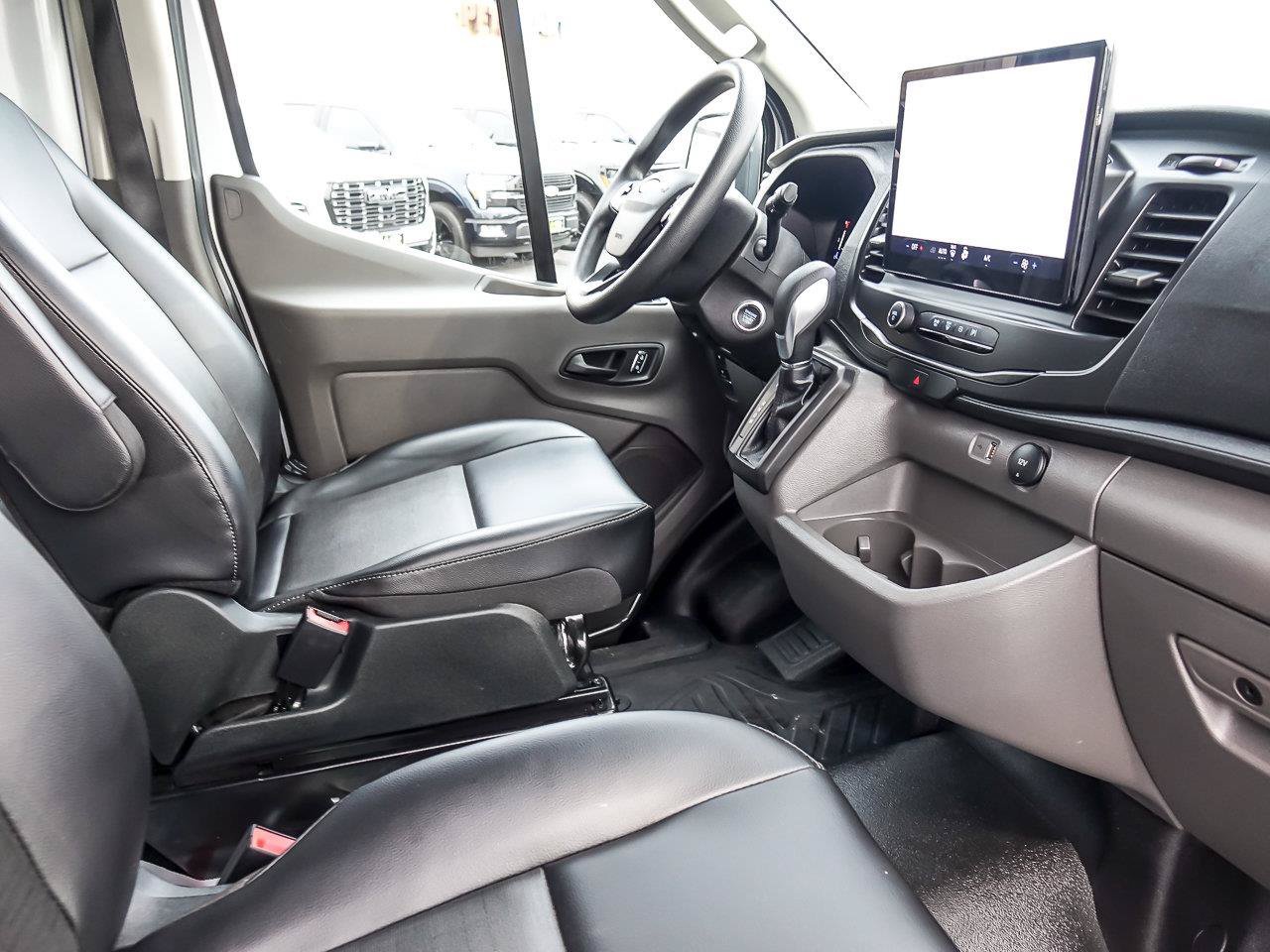 Used 2026 Oxford White Ford Base image 30