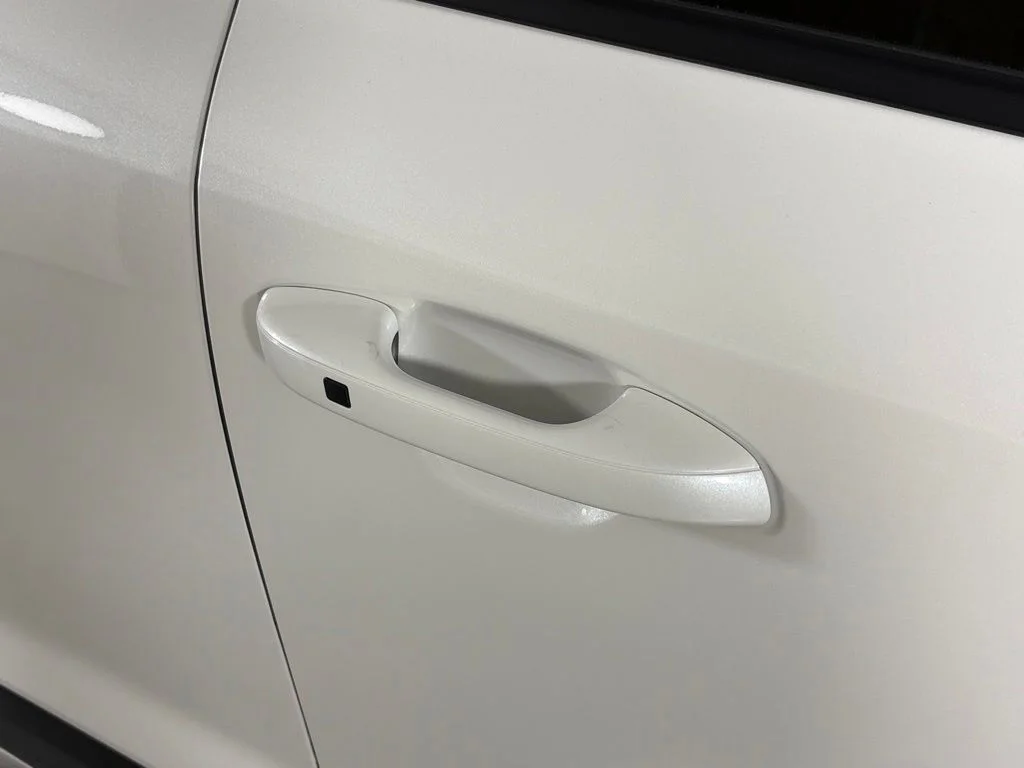 New 2026 Snow White Pearl Kia WIND image 12