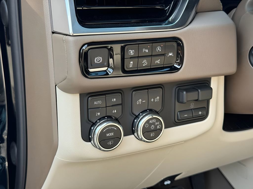 2026 GMC Yukon Denali - Photo 11
