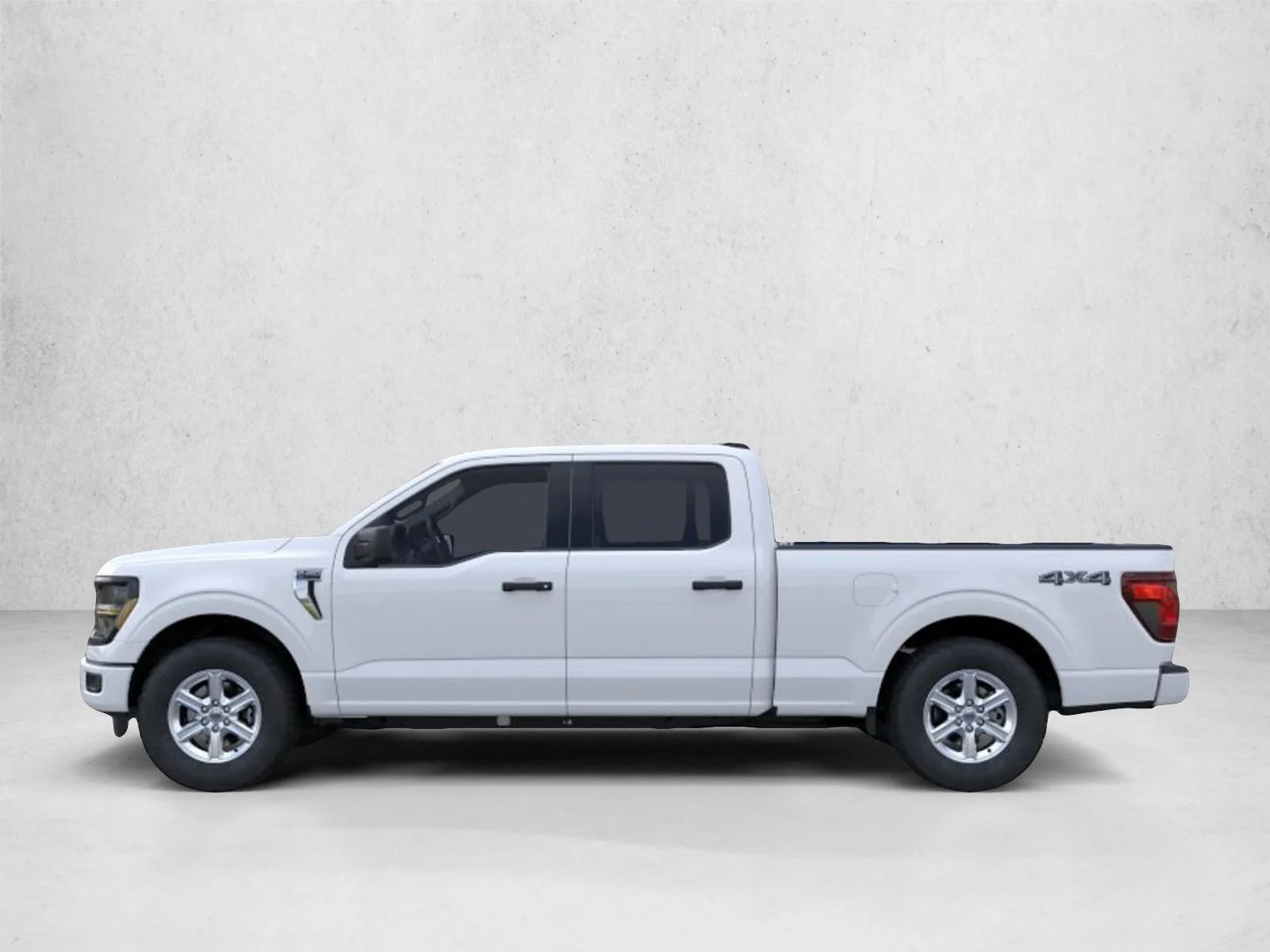 New 2026 Oxford White Ford XLT image 3